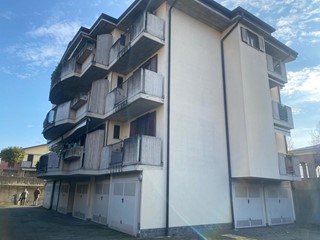 Trilocale in Vendita a Montanaso Lombardo, 180'000€, 70 m², arredato, con Box