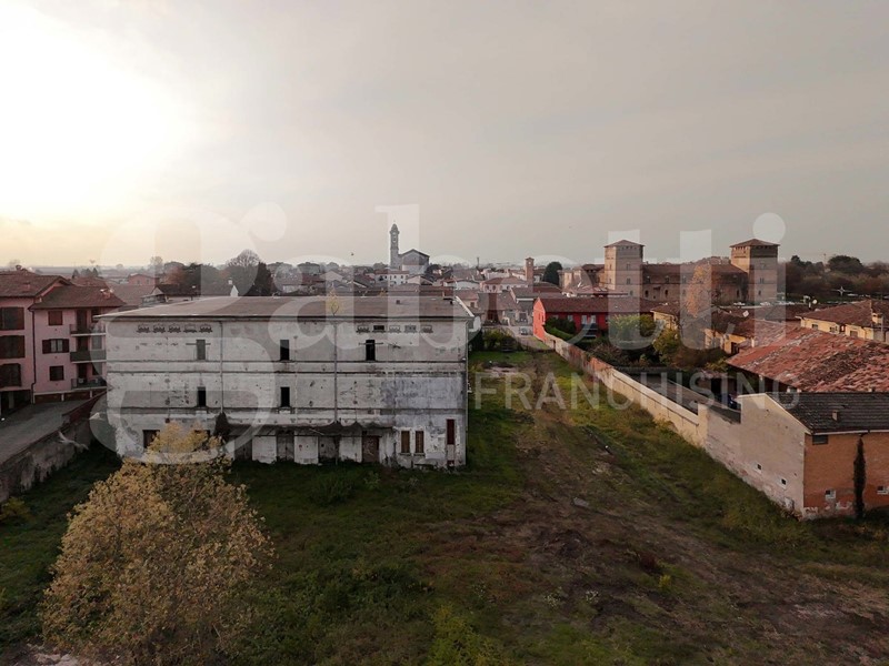 Terreno edificabile in Vendita a Pandino, 460'000&euro;, 9421 m²