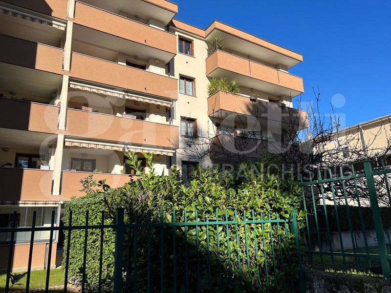 Bilocale in Vendita a Lecco, 200'000€, 60 m², arredato, con Box