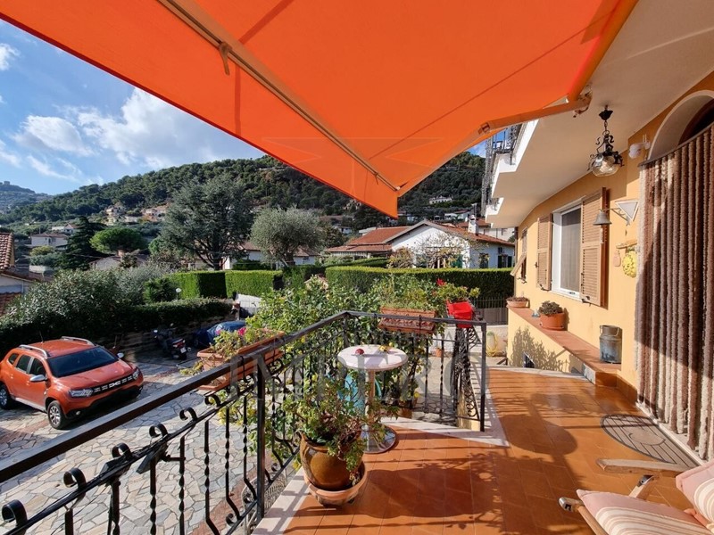 Casa Indipendente in Vendita a Ventimiglia, zona Seglia, 420'000&euro;, 114 m², con Box