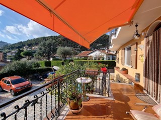 Casa Indipendente in Vendita a Ventimiglia, zona Seglia, 420'000&euro;, 114 m², con Box