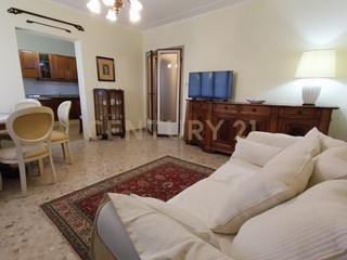 Appartamento in Affitto a Lucca, 880€, 117 m², arredato