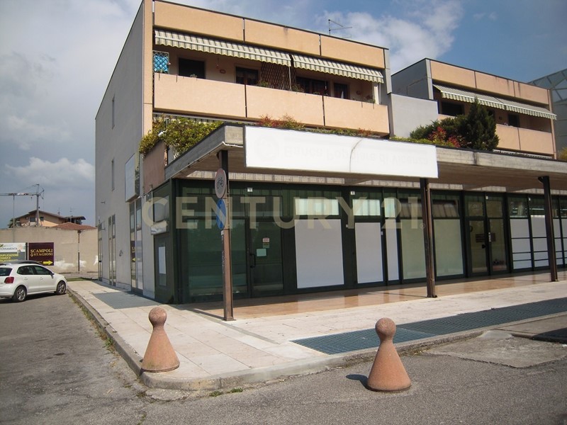 Immobile commerciale in Affitto a Bussolengo, 250€, 10 m²