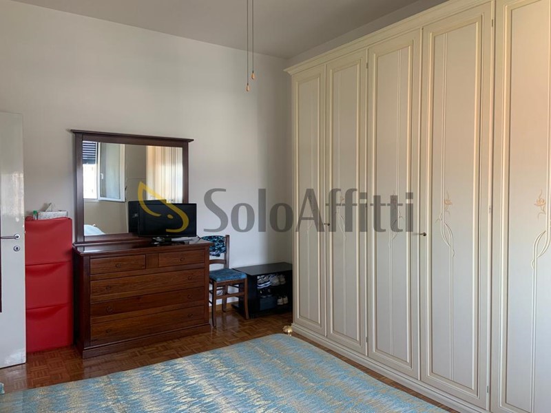Stanza in Affitto a Modena, 290&euro;, 95 m²