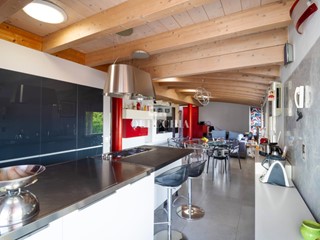 Quadrilocale in Vendita a Desenzano del Garda, 650'000&euro;, 142 m², arredato, con Box