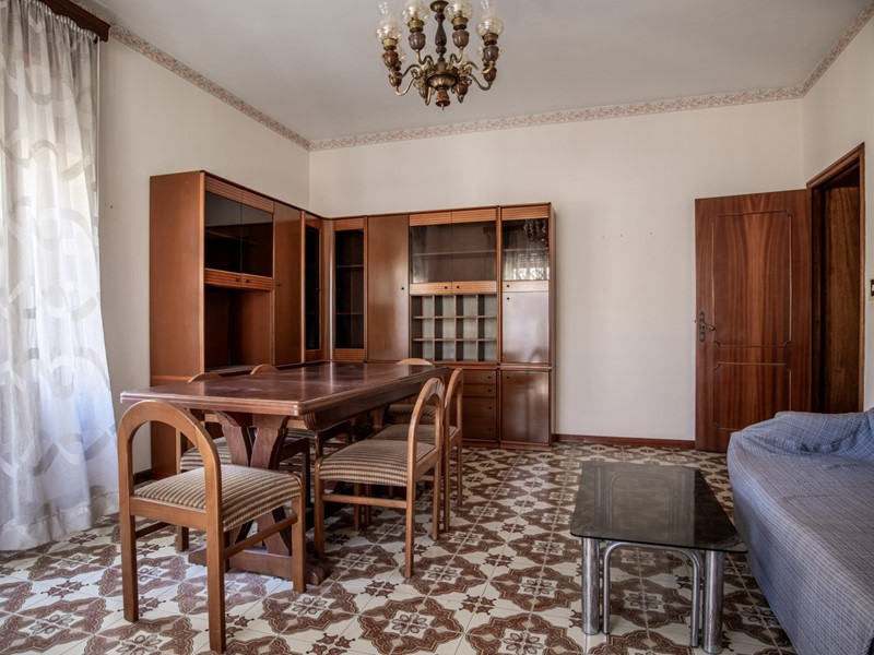 Appartamento in Vendita a Siracusa, zona Tunisi-Grottasanta, 110'000€, 160 m²