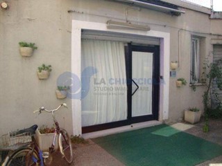 Laboratorio in Affitto a Bologna, zona 02.Corticella, 700€, 90 m²