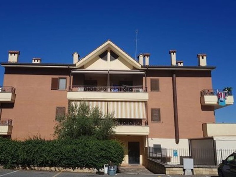 Bilocale in Vendita a Monte Compatri, 121'000€, 55 m², con Box