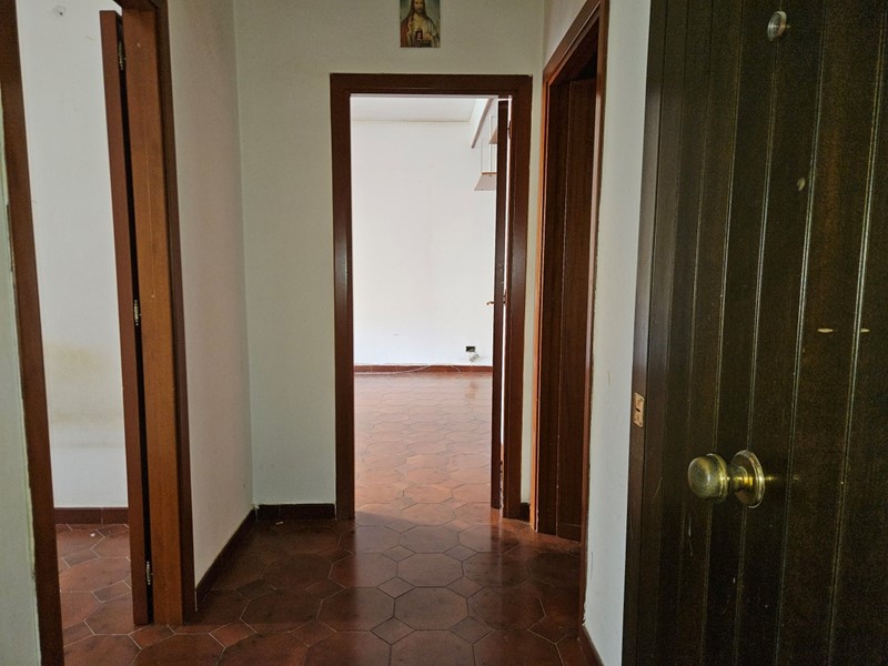 Quadrilocale in Vendita a Palermo, 92'000€, 92 m²