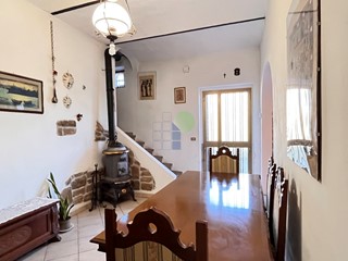 Casa Indipendente in Vendita a Collesalvetti, 165'000&euro;, 135 m², con Box