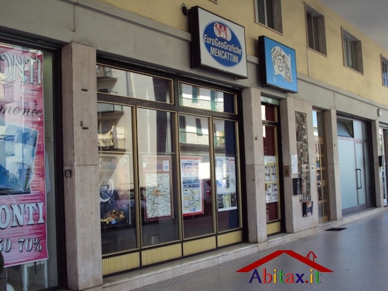 Ufficio in Affitto a Arezzo, 1'200€, 115 m²