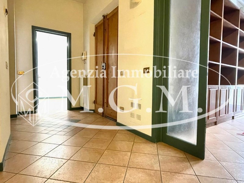 Ufficio in Affitto a Pontedera, 700&euro;, 80 m²