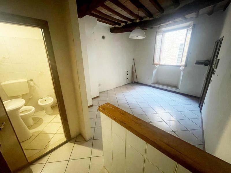 Trilocale in Vendita a Poggibonsi, 95'000€, 50 m², arredato