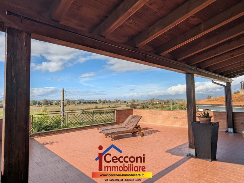 Casa Indipendente in Vendita a Cerreto Guidi, 650'000&euro;, 300 m², con Box