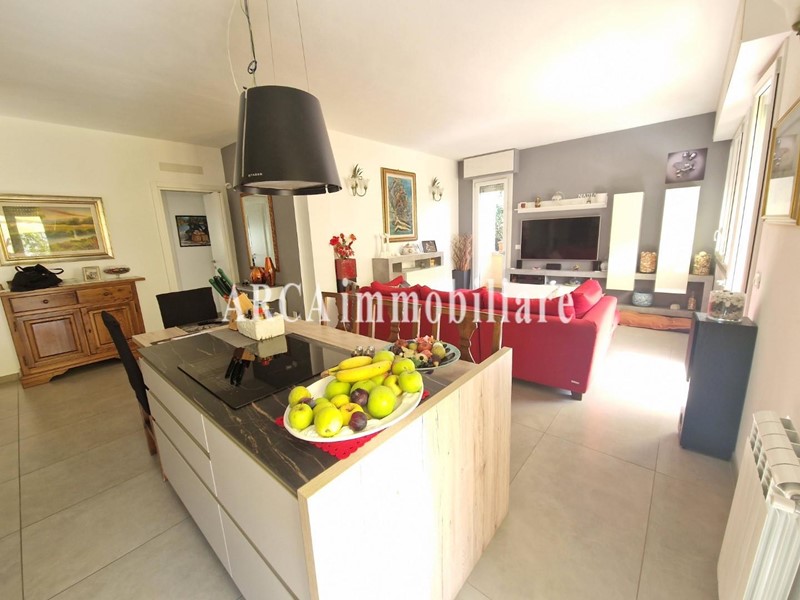 Appartamento in Vendita a Pietrasanta, 420'000€, 100 m²