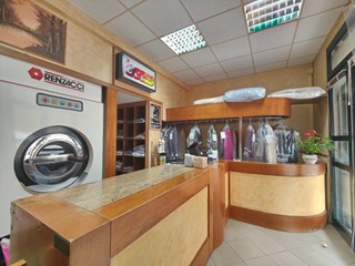 Attività commerciale in Vendita a Cerreto Guidi, zona Lazzeretto, 30'000&euro;, 90 m²