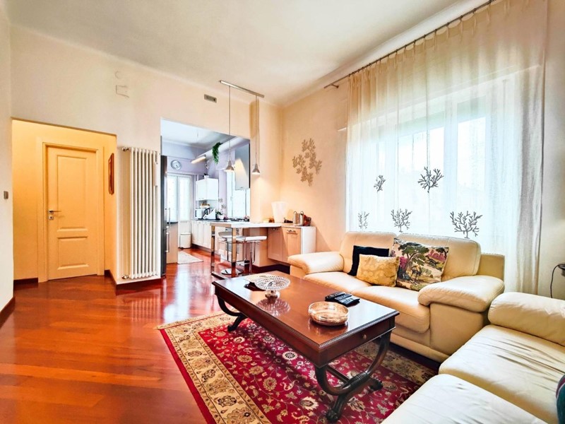 Appartamento in Vendita a Livorno, 250'000&euro;, 125 m², con Box