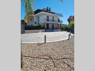 Casa Semi Indipendente in Vendita a Formia, zona Vindicio, 530'000&euro;, 128 m²