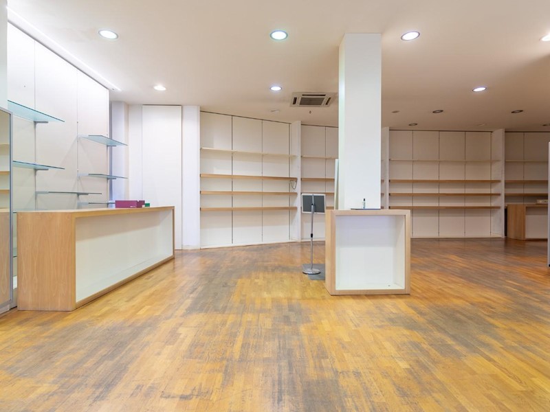 Immobile commerciale in Affitto a Empoli, 2'200&euro;, 150 m²