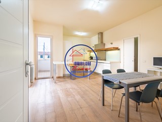 Trilocale in Vendita a Massarosa, zona Piano di Mommio, 210'000€, 81 m², arredato