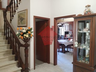 Casa Indipendente in Vendita a Empoli, 310'000&euro;, 150 m², con Box