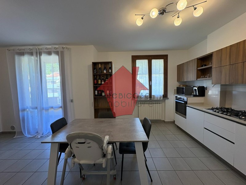 Trilocale in Vendita a Montespertoli, zona Martignana, 240'000&euro;, 90 m², arredato, con Box
