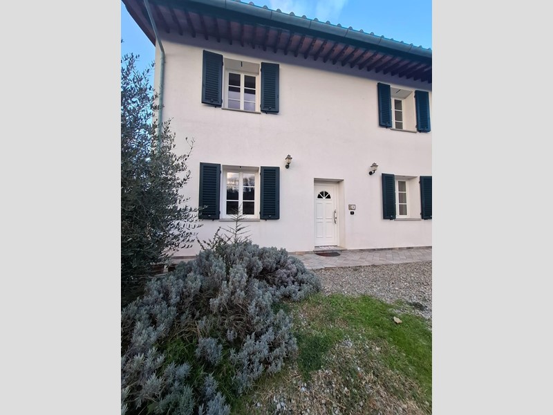 Villa in Vendita a Fucecchio, 430'000&euro;, 200 m²