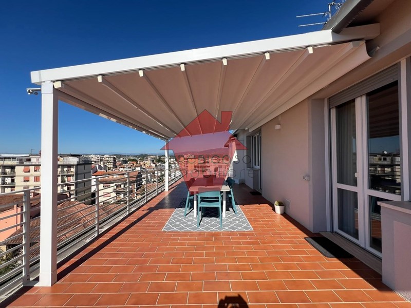 Attico in Vendita a Empoli, 334'000&euro;, 90 m², arredato, con Box