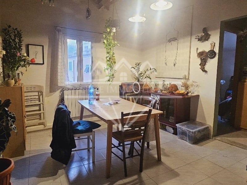 Quadrilocale in Vendita a Carrara, 59'000&euro;, 62 m², arredato