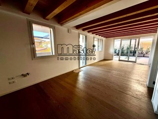 Appartamento in Vendita a Treviso, 390'000€, 150 m²