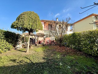 Casa Indipendente in Vendita a Alessandria, 155'000&euro;, 140 m²