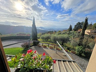 Rustico in Vendita a Marliana, 700'000€, 350 m²