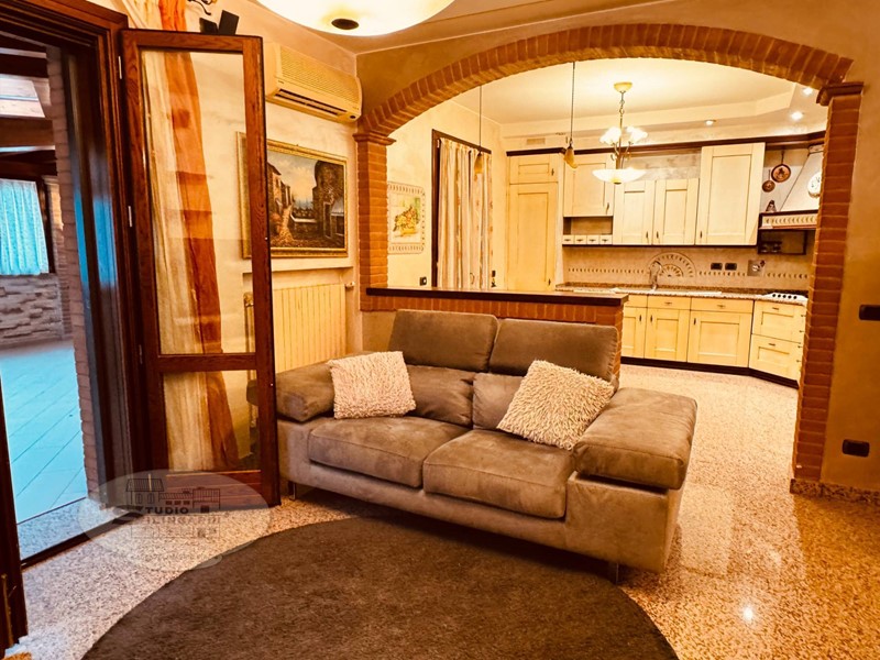 Quadrilocale in Affitto a Formigine, 1'300&euro;, 150 m²