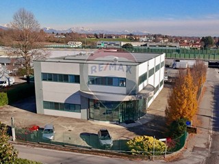Capannone in Vendita a Cadorago, 1'490'000&euro;, 1400 m²
