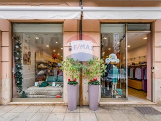 Negozio in Vendita a Palermo, 270'000€, 143 m²