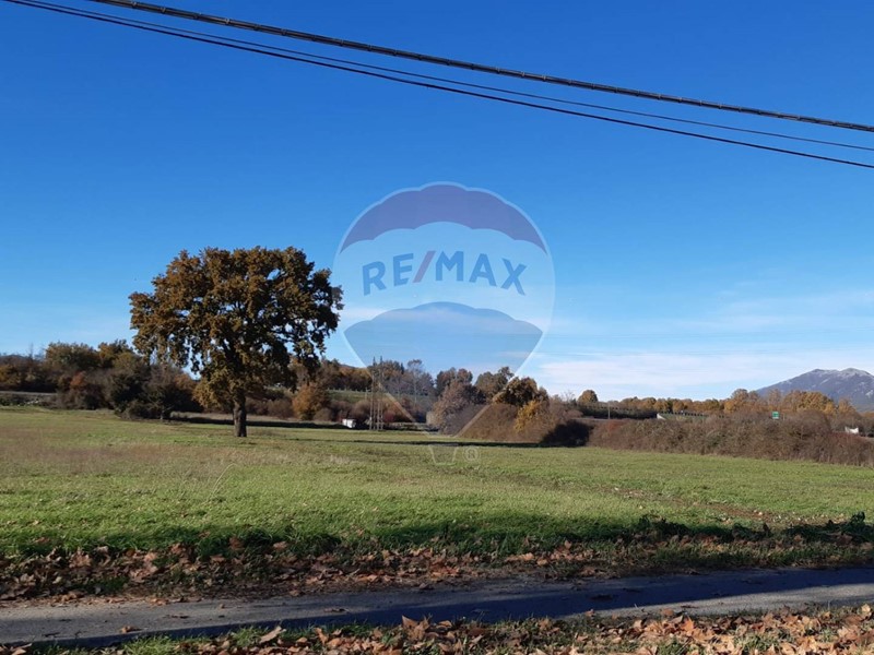 Terreno edificabile in Vendita a Oricola, 390'000&euro;, 12000 m²