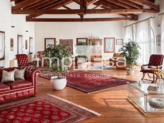 Villa in Vendita a Meduna di Livenza, 1'050'000€, 500 m²