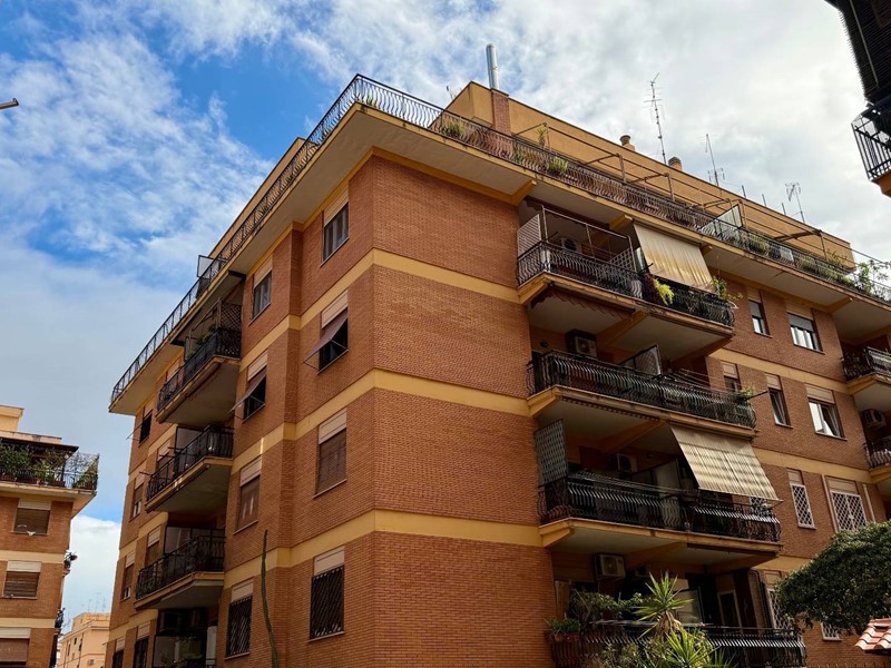 Trilocale in Vendita a Roma, 319'000€, 102 m²