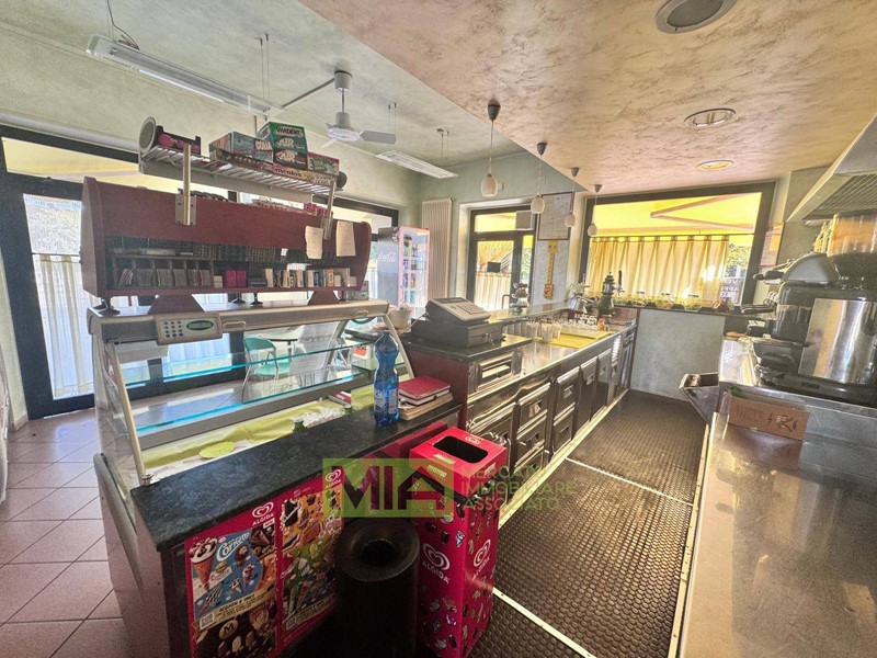 Immobile commerciale in Affitto a Ortezzano, 450€, 68 m²