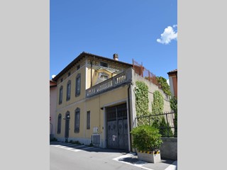 Casa Semi Indipendente in Vendita a Lecco, 610'000€, 370 m²