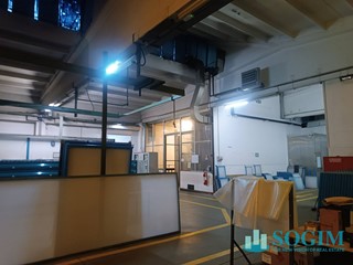 Capannone in Vendita a Fino Mornasco, 580'000€, 715 m²