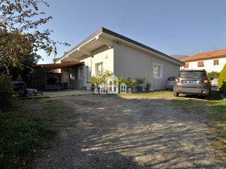 Villa in Vendita a Cuorgnè, 229'000&euro;, 150 m²
