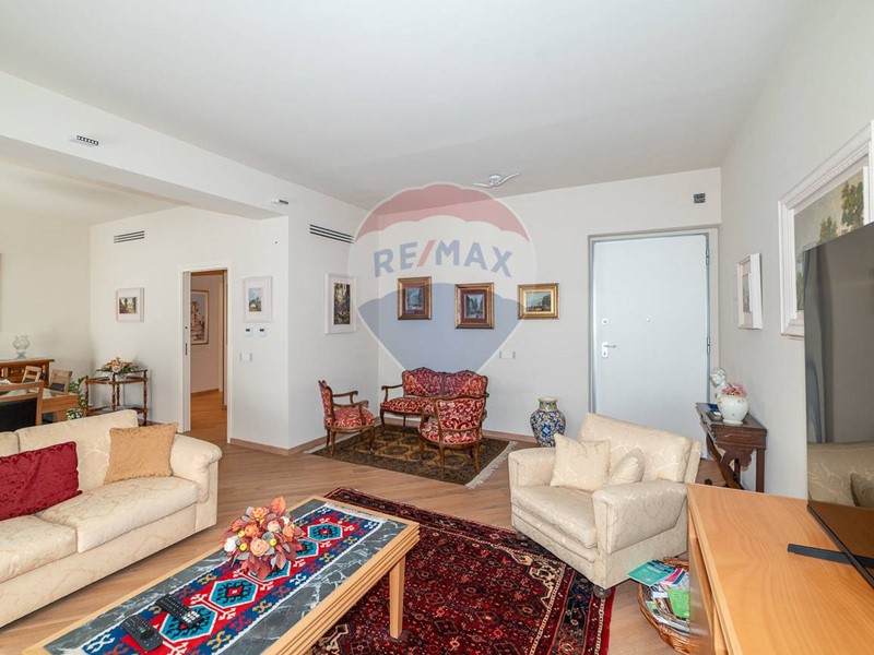 Appartamento in Vendita a Catania, 280'000€, 155 m²