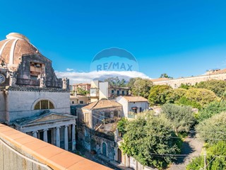 Attico in Vendita a Acireale, 65'000&euro;, 49 m²