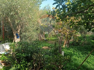 Terreno agricolo in Vendita a Misterbianco, 29'000€, 674 m²