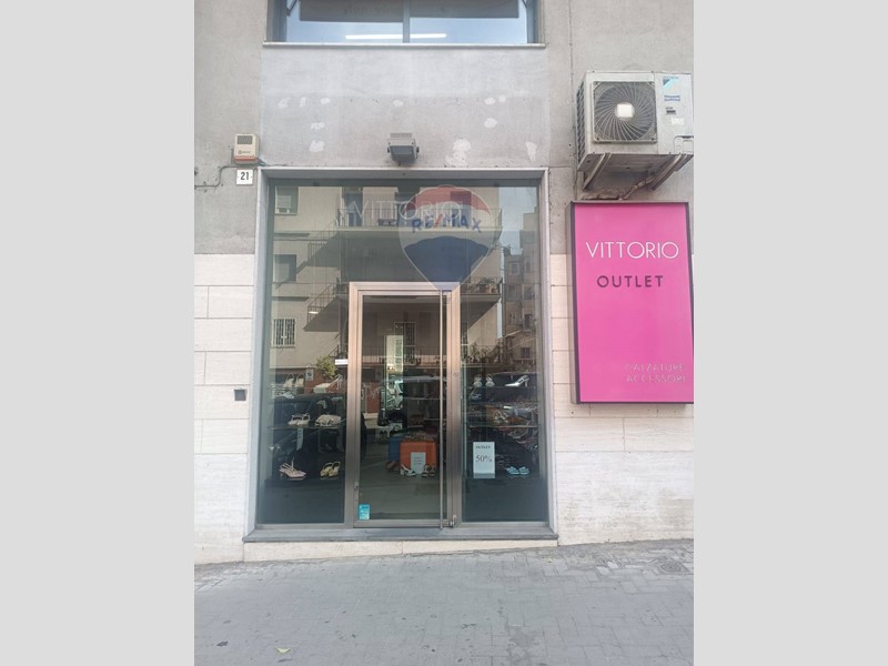 Negozio in Vendita a Acireale, 85'000&euro;, 50 m²