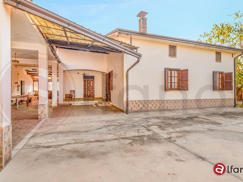 Casa Indipendente in Vendita a Pontecorvo, 180'000&euro;, 177 m²