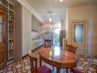 Casa Semi Indipendente in Vendita a Bergamo, 880'000€, 200 m²