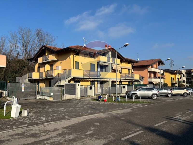 Quadrilocale in Vendita a Brembate, 184'000€, 150 m²