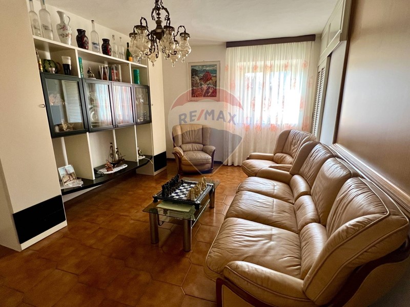 Appartamento in Vendita a Sovere, 50'000€, 150 m²